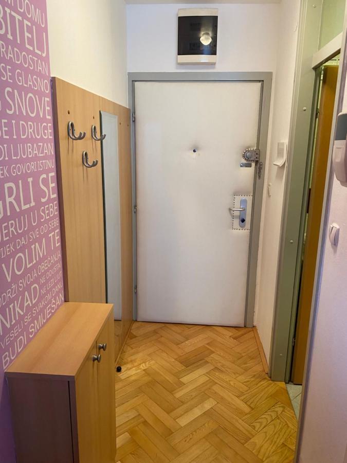 Ferienwohnung Self Check-In Studio With Wi-Fi And Parking Place Zagreb Exterior foto